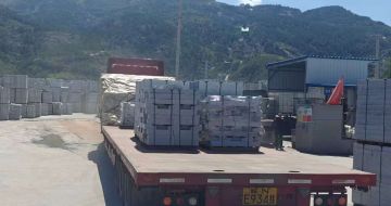 西藏 芝麻白仿形路沿石，直形路沿石