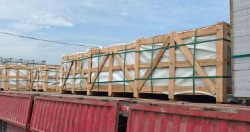 西藏 芝麻白花岗岩地铺石出口专车-泰国游