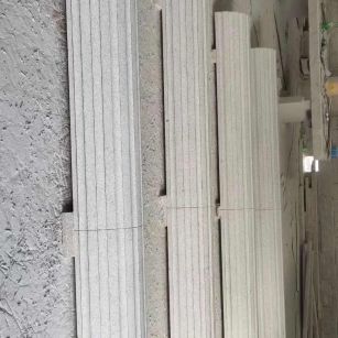 西藏 花岗岩厂家带你看白麻花岗岩门楼大柱柱皮