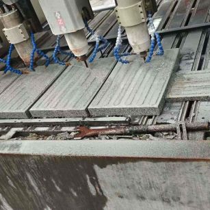 西藏 芝麻白花岗岩荔枝面盲道雕刻