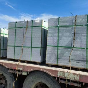 西藏 芝麻白花岗岩地铺石装车日常