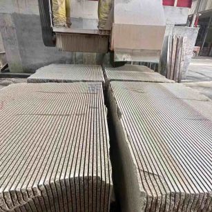 西藏 车间生产日常，黄金麻白麻花岗岩