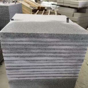 西藏 芝麻白5公分火烧地铺成品，900*400，规格可定制