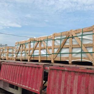 西藏 芝麻白花岗岩地铺石出口专车-泰国游