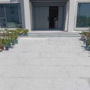 西藏 芝麻白花岗岩地铺石地面铺装