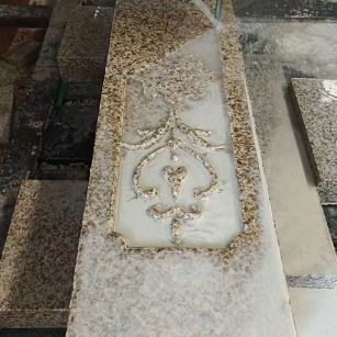 西藏 黄金麻花岗岩异形加工雕刻栏杆大柱