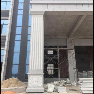 西藏 芝麻白光面花岗岩门楼大柱（罗马柱）配雕花底座