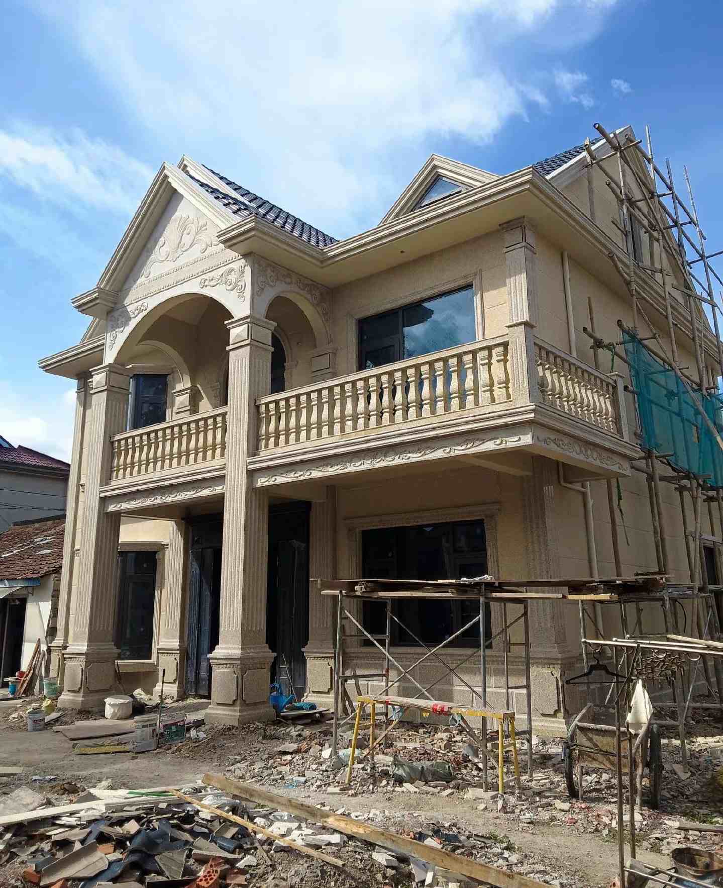 西藏 黄金麻花岗岩石材私人别墅雕花门楼柱阳台栏杆