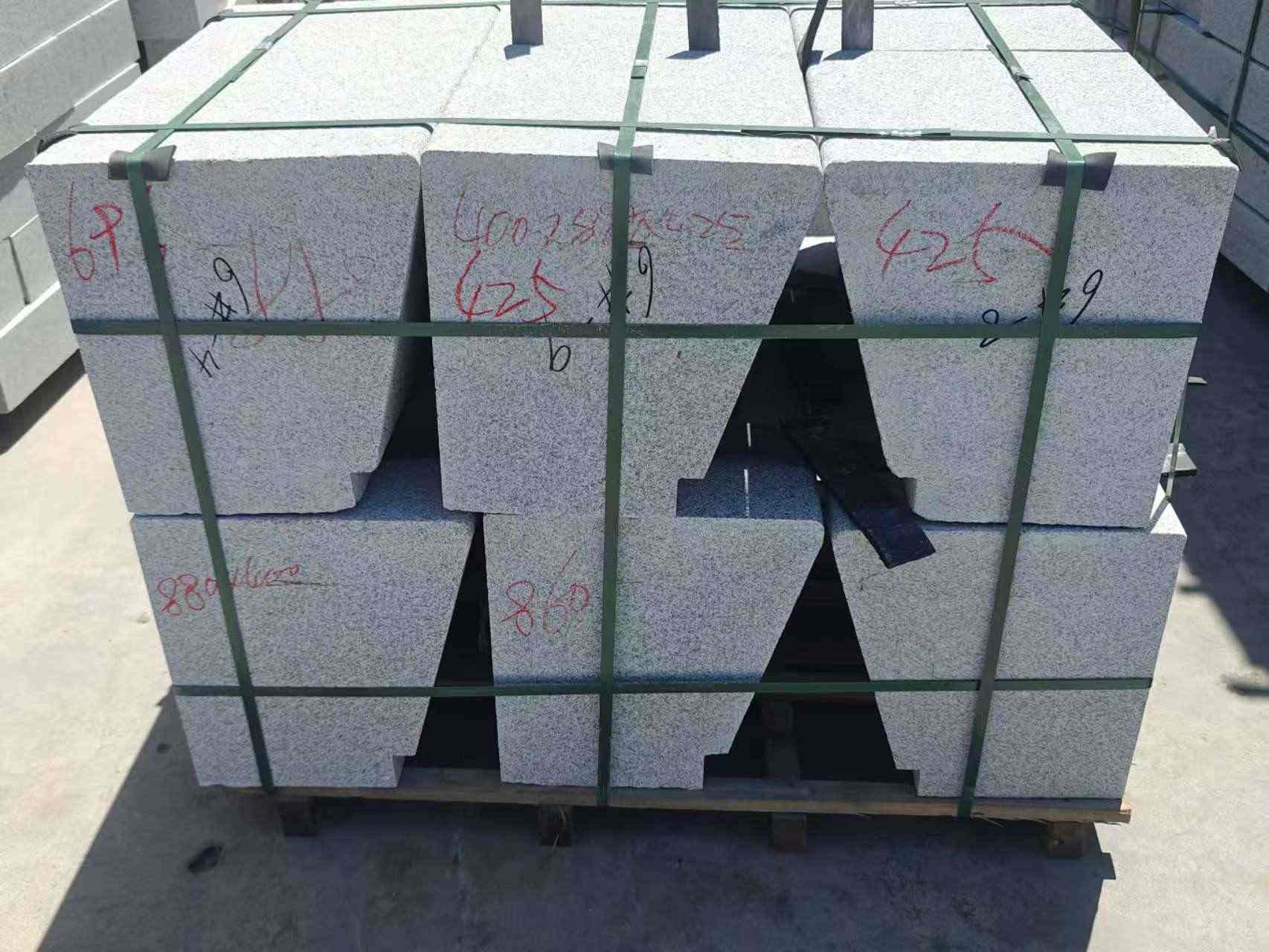 西藏 芝麻白异形坐凳，石凳