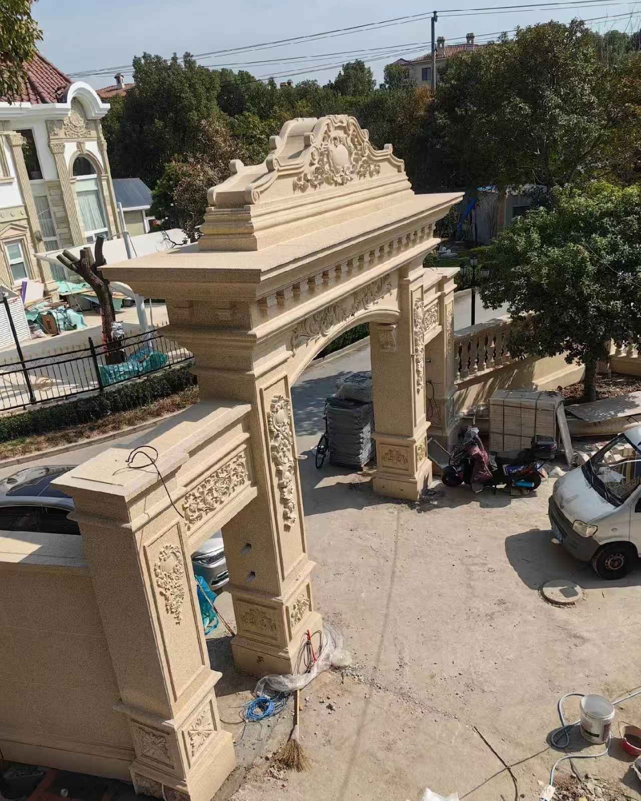 西藏 黄金麻荔枝面花岗岩别墅门楼