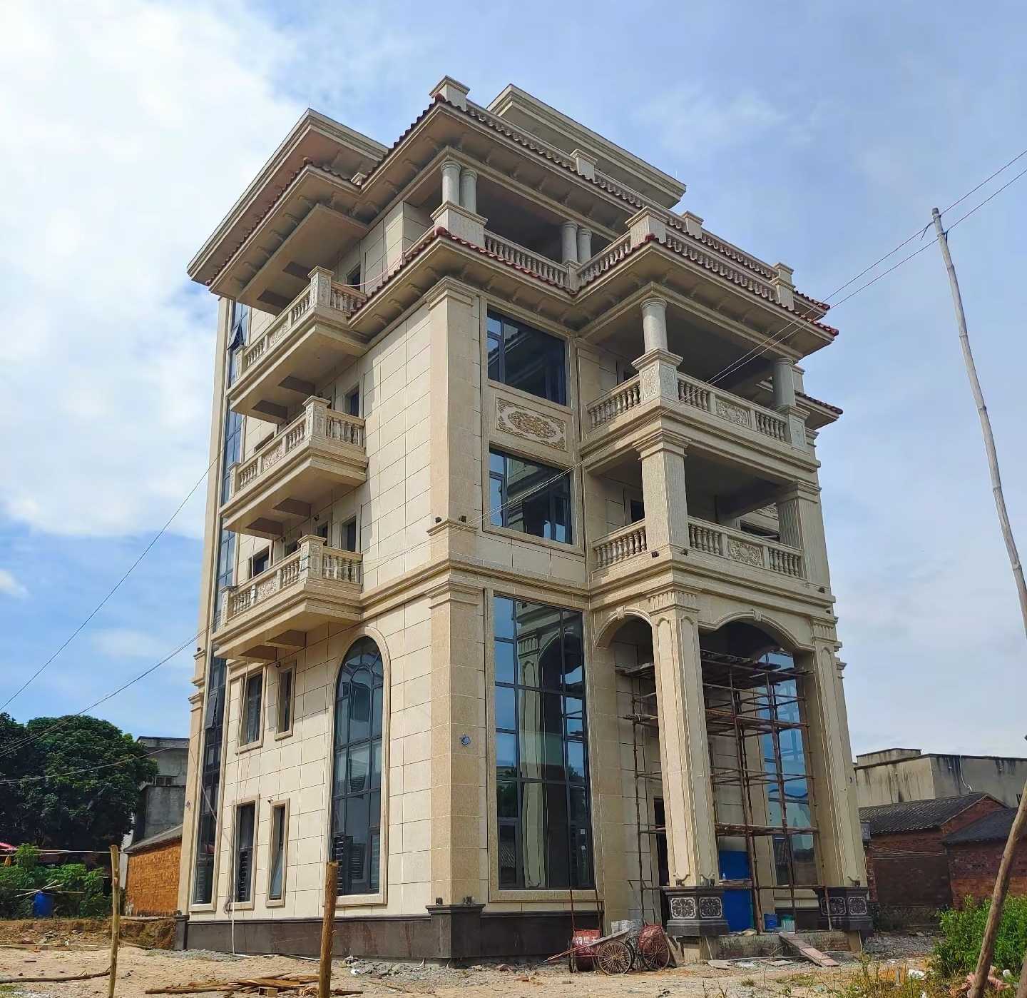 西藏 黄金麻花岗岩石材别墅外墙干挂搭配（雕花栏杆花瓶柱门楼罗马柱）