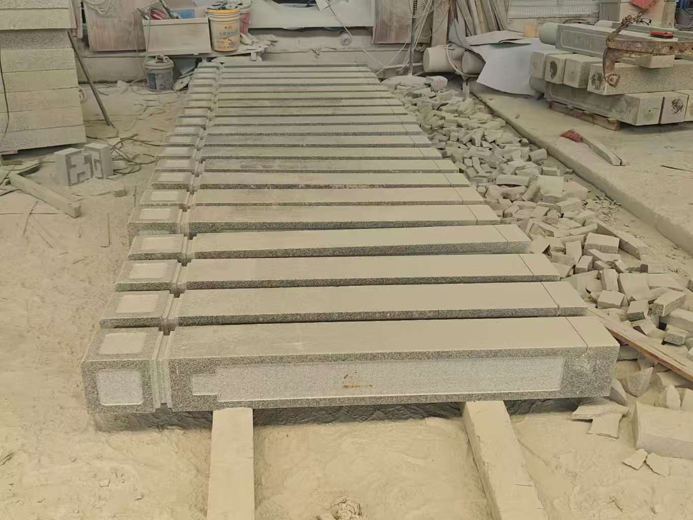 西藏 芝麻白异形加工雕刻-栏杆大柱，方柱