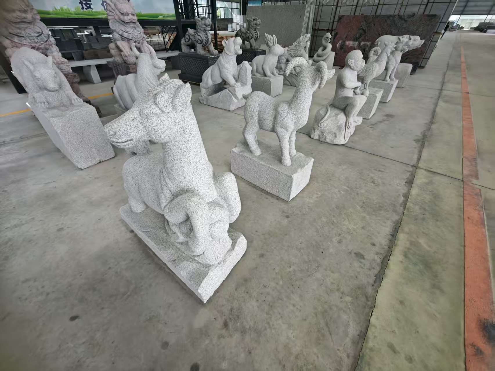 西藏 芝麻白花岗岩造型立体雕刻——十二生肖