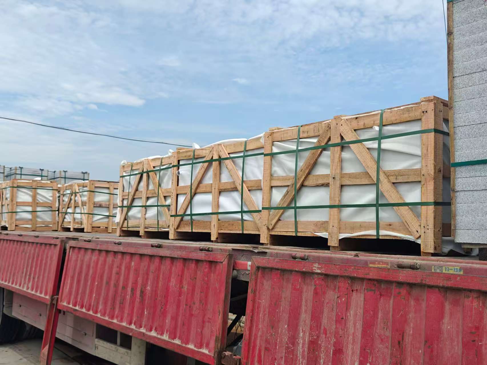 西藏 芝麻白花岗岩地铺石出口专车-泰国游