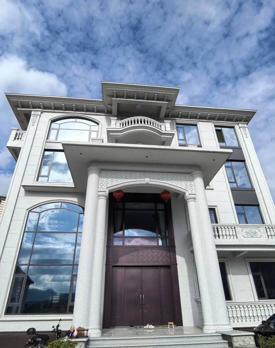 西藏白麻别墅外墙干挂石材效果示例