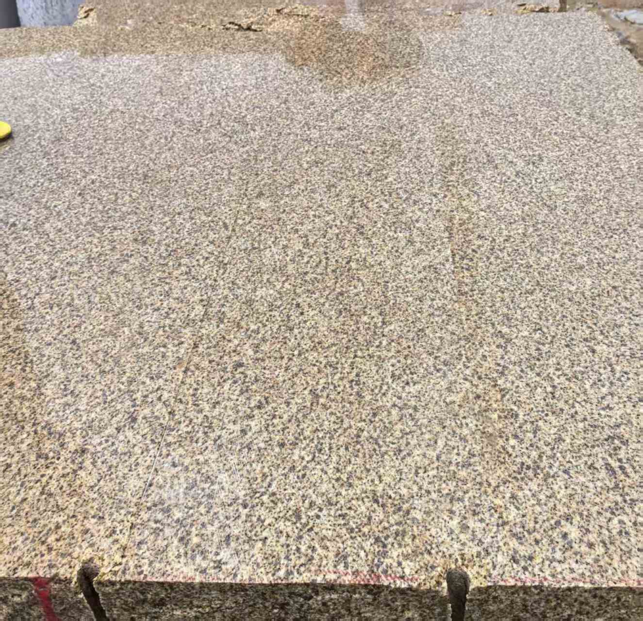 西藏 黄金麻花岗岩石材方料