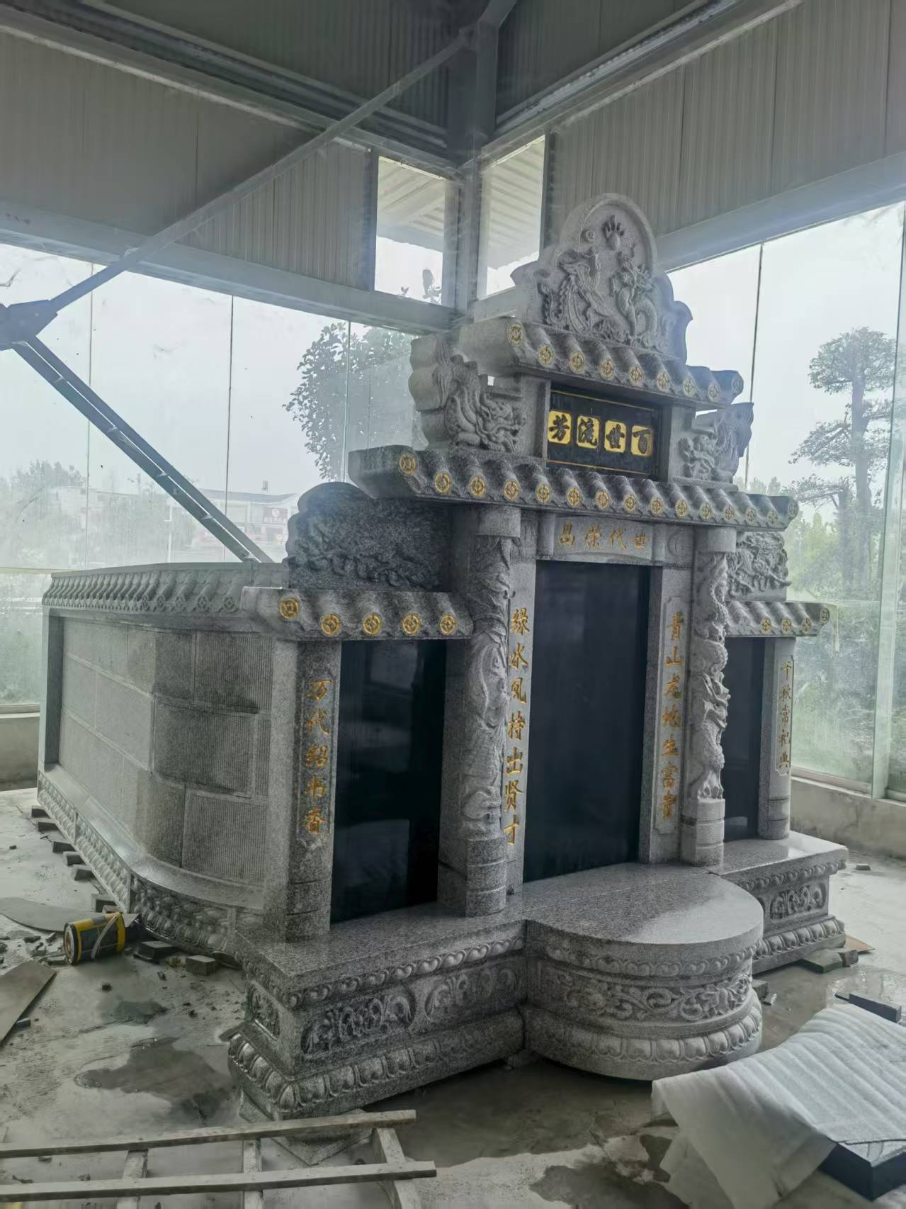 西藏 芝麻白墓碑效果展示图