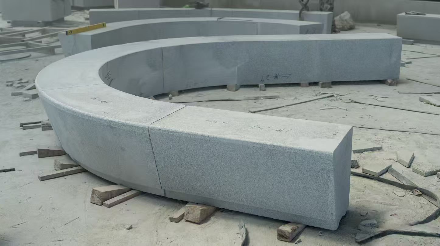 西藏 芝麻白花岗岩光面弧形坐凳